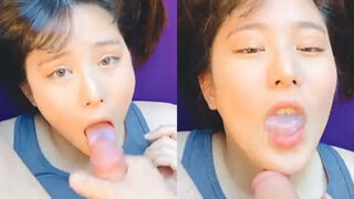 สาวเกาหลี หน้าสวย อ้าปากรอให้ผัวชักว่าว พ่นน้ำอสุจิใส่ปาก ให้น้องชิม
