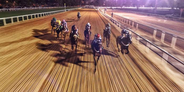 Stake ประทับตราของนักแข่งม้าชื่อดัง Frankie Dettori เป็นนักเอกการตลาดระดับโลก
